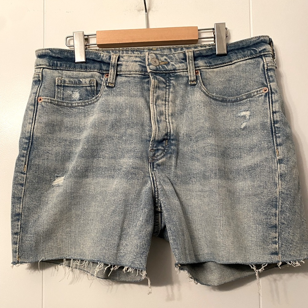 OLD NAVY- High-rise O.G. Straight Denim Shorts